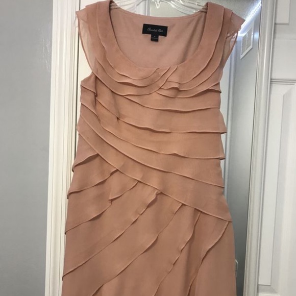 Nude midi ruffled dress - Picture 2 of 2